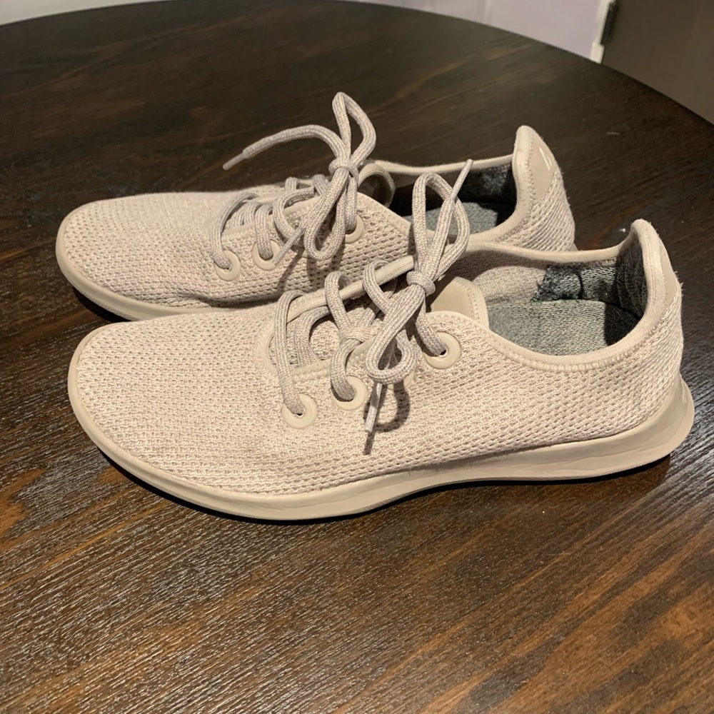 All birds tan oatmeal size 9 in great condition allbirds